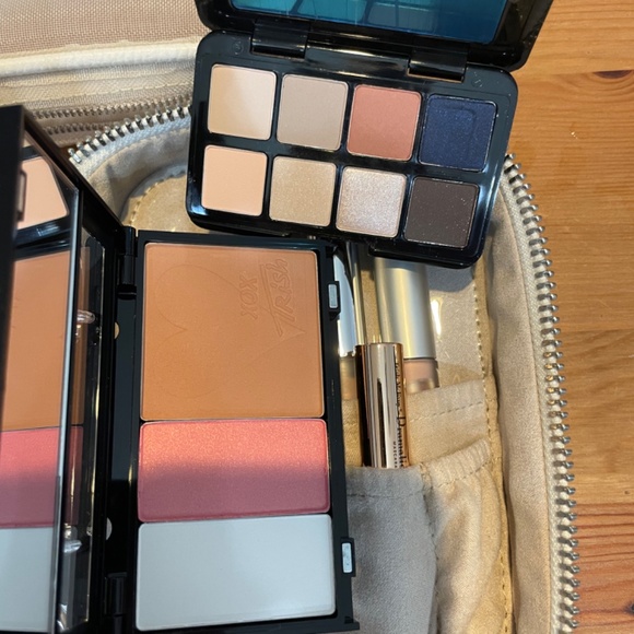 Trish McEvoy planner - Picture 4 of 5